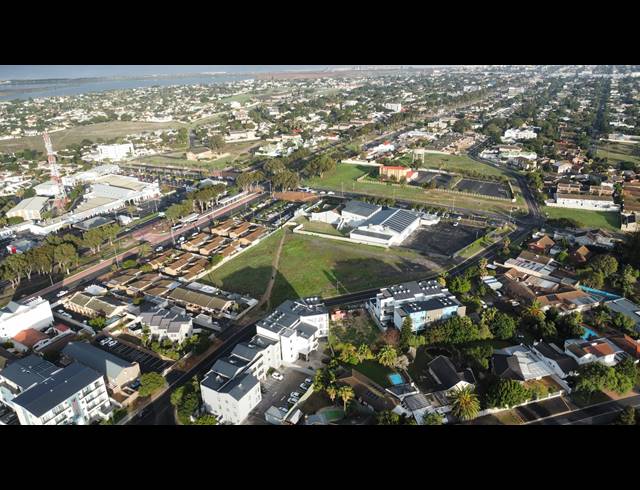 300M² BUILDING FOR SALE IN TABLE VIEW